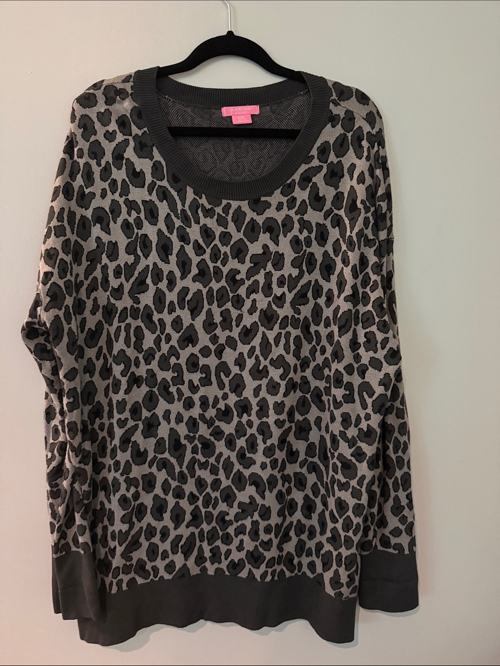 Isaac Mizrahi Gray and Black Leopard Print Sweater